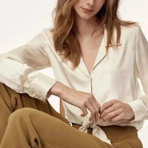 Aritzia Wilfred Tie Front Blouse Long Sleeve Silky  Beige Collar Size Small - Picture 2 of 9